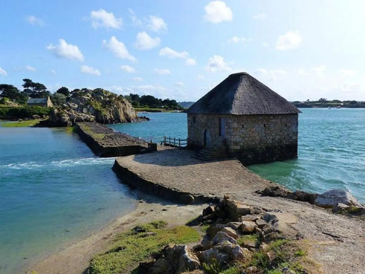 Maison de 2 chambres avec jardin clos et wifi a Plehedel a 5 km de la plage France