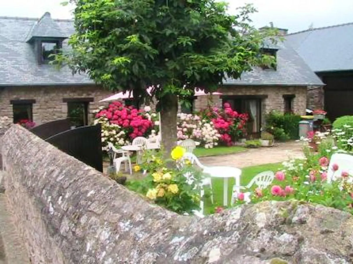 Maison de 2 chambres avec jardin clos et wifi a Plehedel a 5 km de la plage 0*,