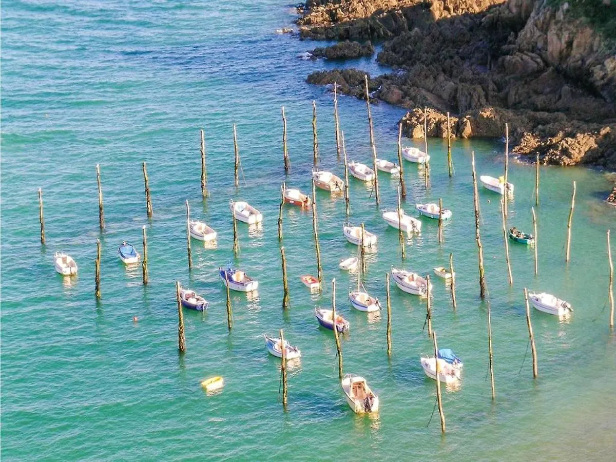 Maison de 2 chambres avec jardin clos et wifi a Plehedel a 5 km de la plage 0*,  France